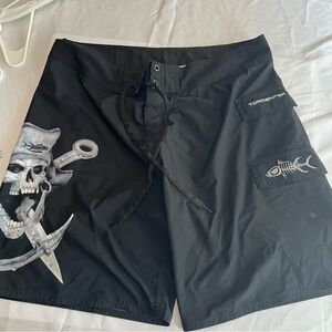 Tormentor Board Shorts Measures 38 Black Pirate Skull 8-Way Stretch
